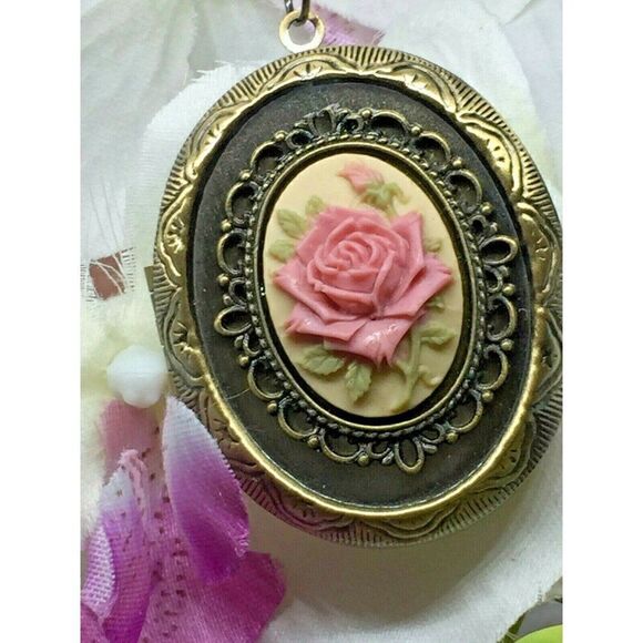 Victorian Mauve Rose Cameo Locket Necklace Bronze - Picture 1 of 7
